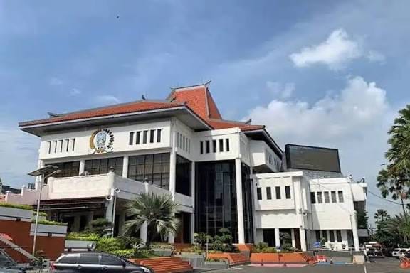 MAKI Jatim Soroti Kualitas Rekomendasi Pansus BUMD DPRD Jatim, Tuntut Transparansi Anggaran