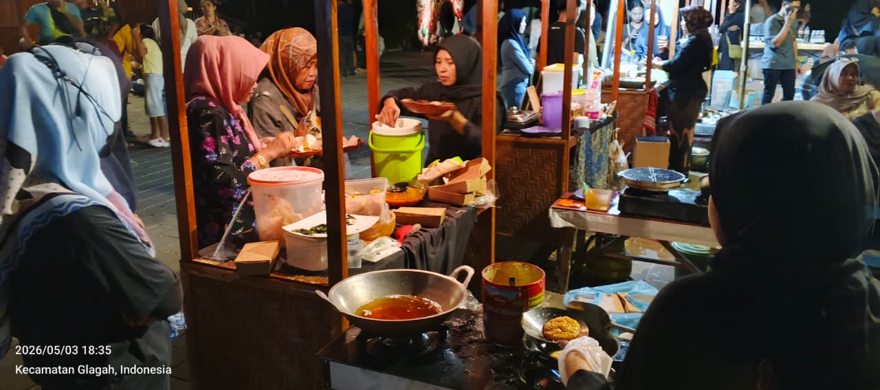 KULINER SENJA TAMANSURUH SUKSES RAIH RIBUAN PENGUNJUNG   
